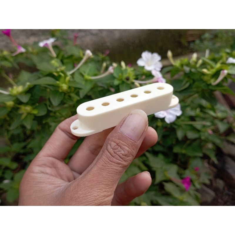 Cover Pickup Gitar Single Coil 52mm Vintage White Seymour Duncan Dimarzio SUHR