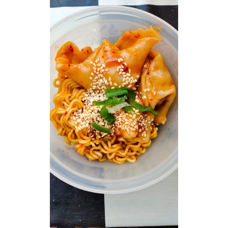 

Wonton mie Chilli oil