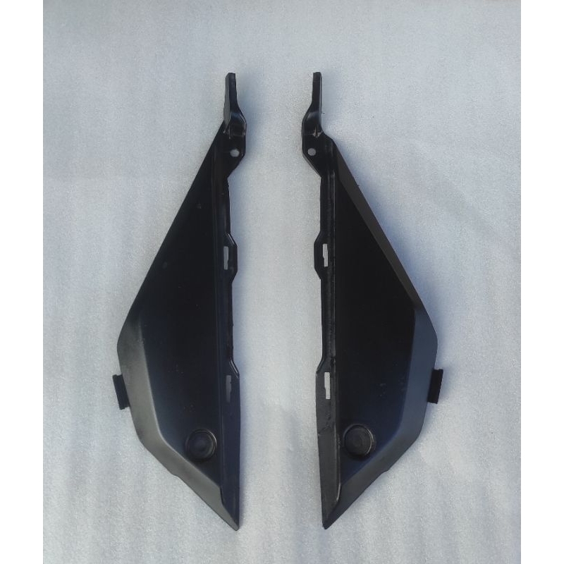 cover samping tengah sambungan body tutup aki accu kanan kiri  honda cbr 150 facelift cbr 150r led o