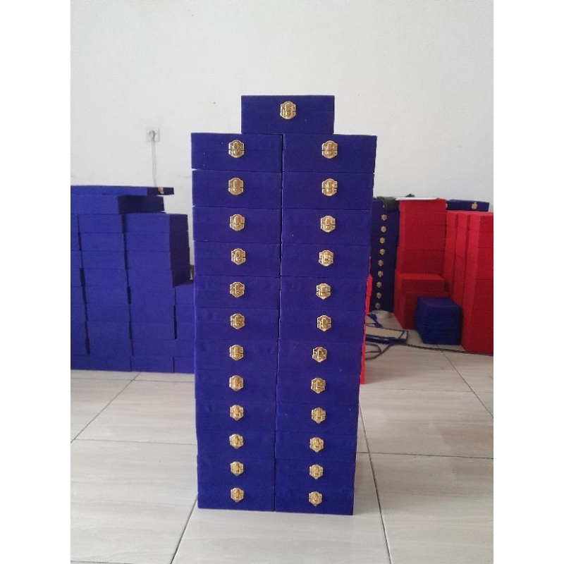 

Box Plakat 19x14x5 (full buludru)