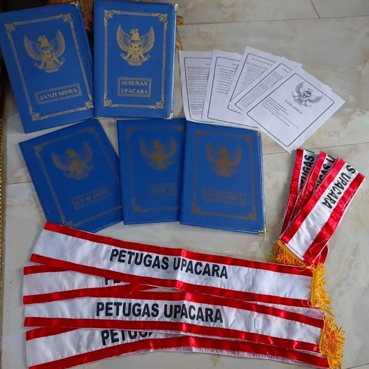 

KODE N5F8 Map Upacara 1 Set 1 Selempang MURAH