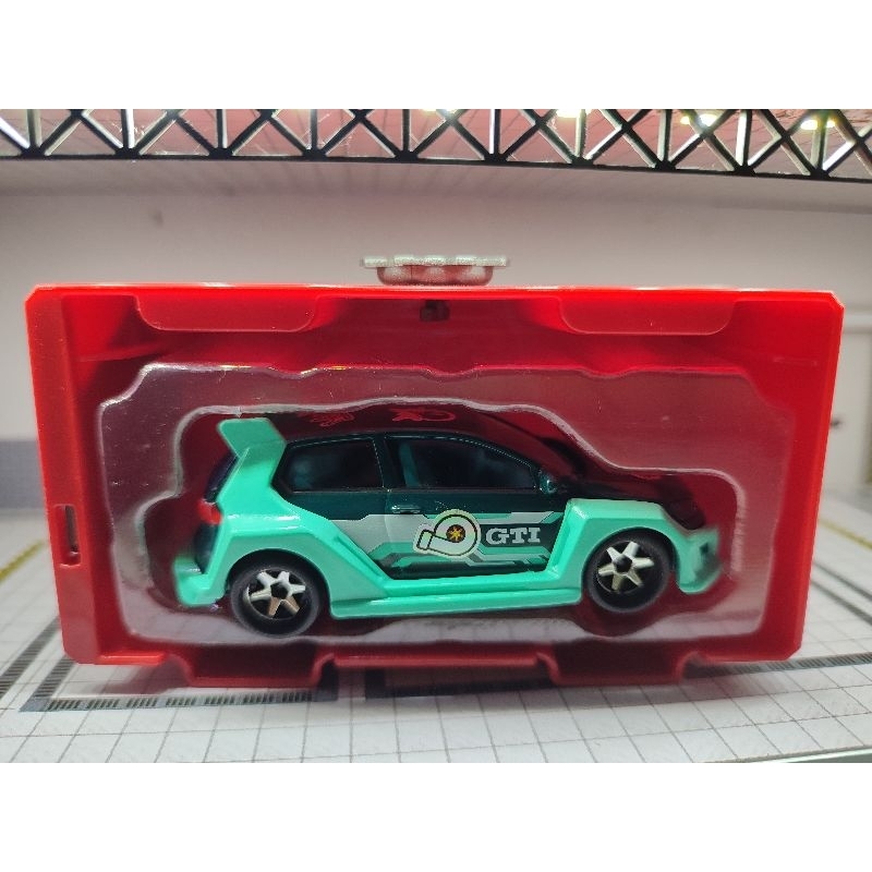 MAJORETTE VOLKSWAGEN VW GOLF SERIES GARAGE LOOSE MULUS (BAN KARET)