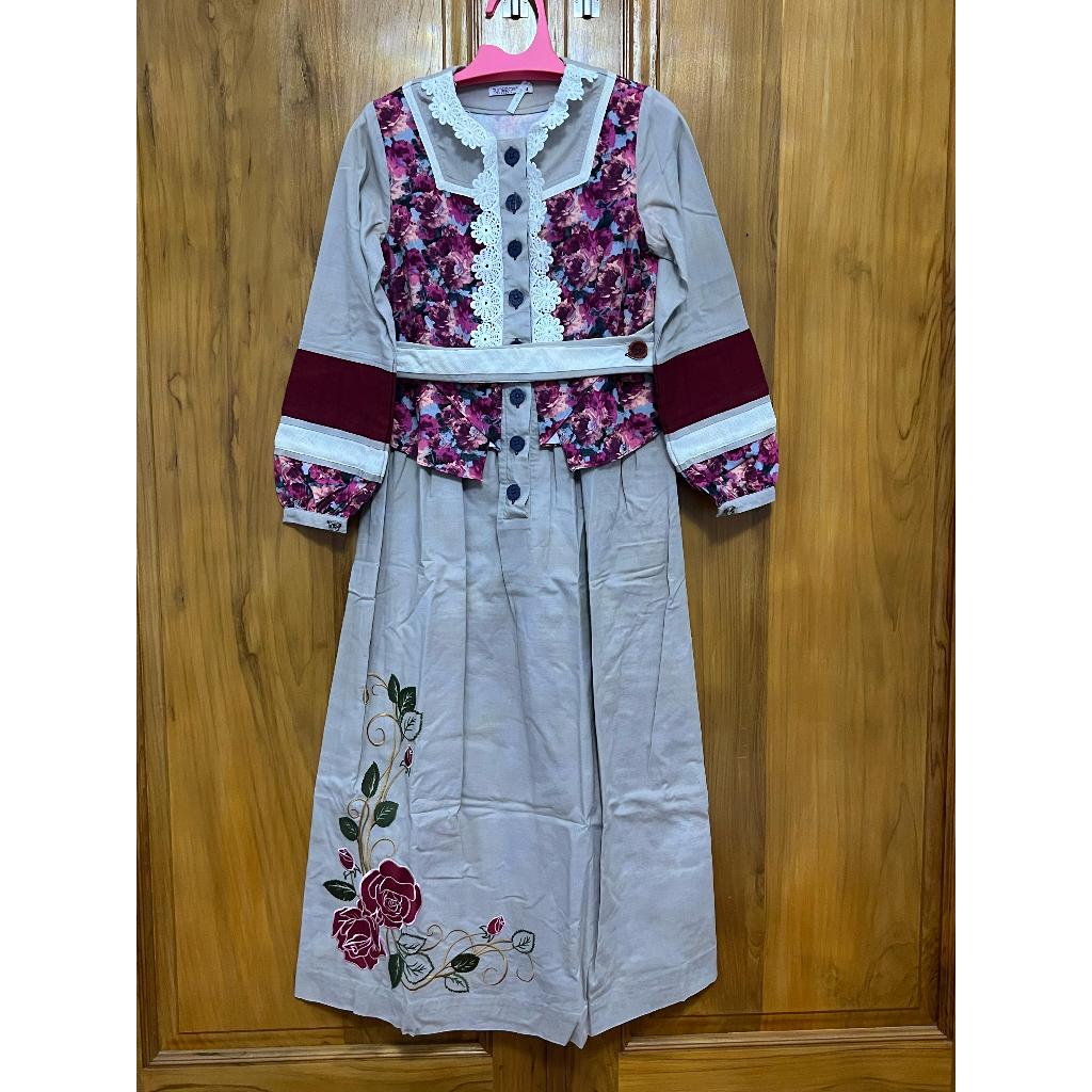 Preloved Tunneca tunik ori long dress muslim - warna putih motif bunga  (bekas/second)