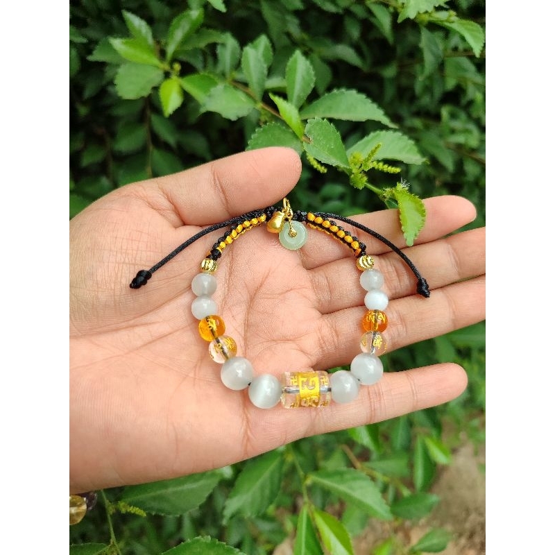 Gelang Selenite dengan batu mantra tibet
