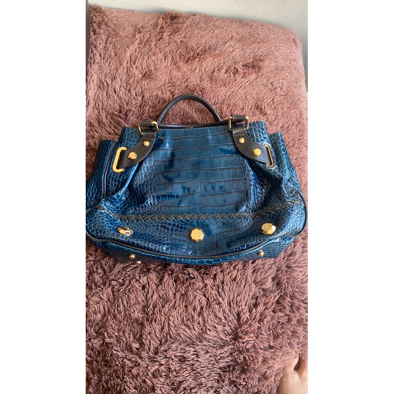 Preloved VINCIS BENCH KULIT ASLI