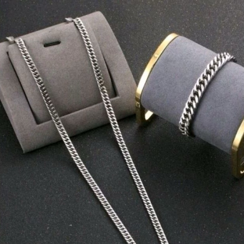 satu set kalung dan gelang titanium pria model terbaru/kalung titanium dan gelang titanium anti lunt