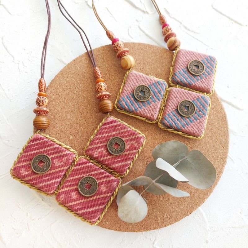 Kalung Tenun Ikat Sikka NTT Pewarna Alam