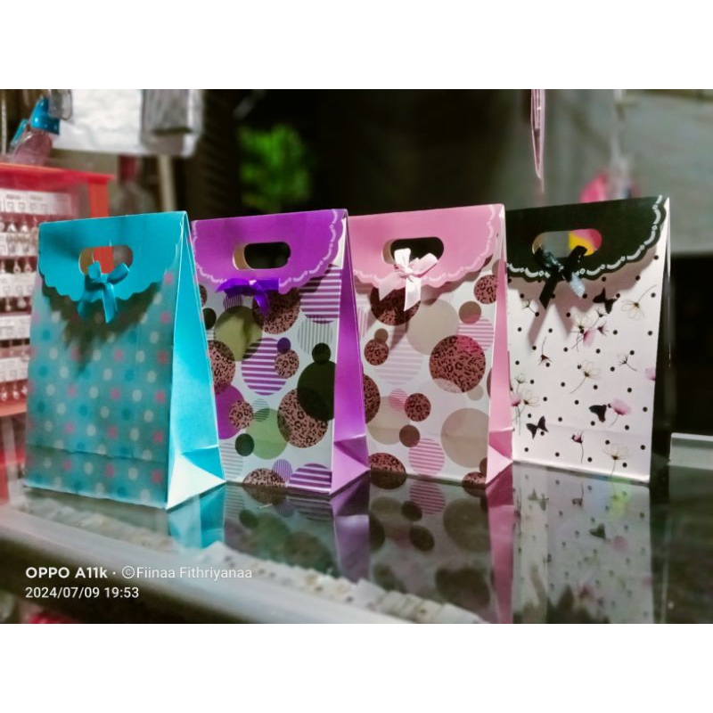 

Paper Bag Kado Premium