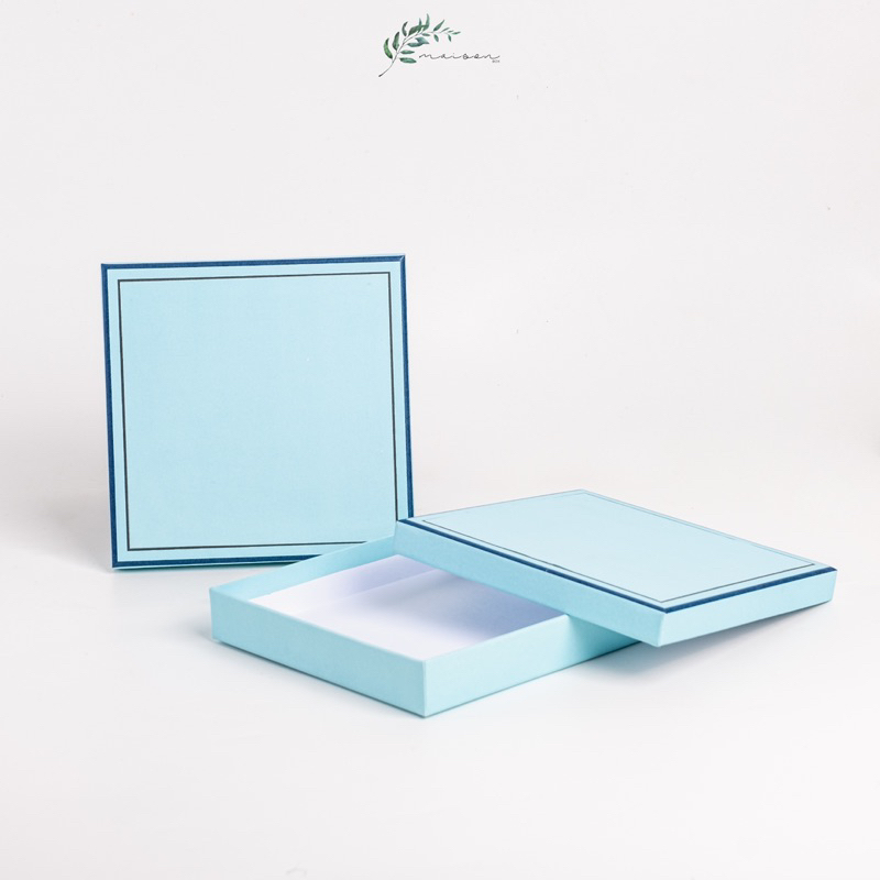 

HARD BOX BOX HIJAB / KOTAK KADO / GIFT BOX / BOX BRIDESMAID SESERAHAN size 15 x 15 x 2.5 cm