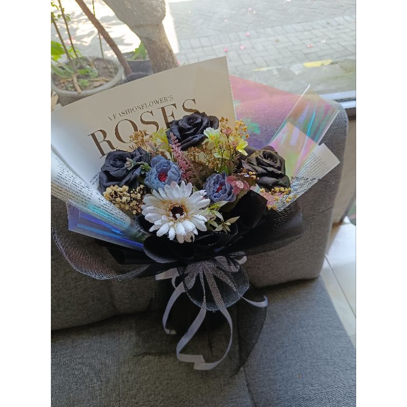 buket bunga palsu artificial black rose mix garbera