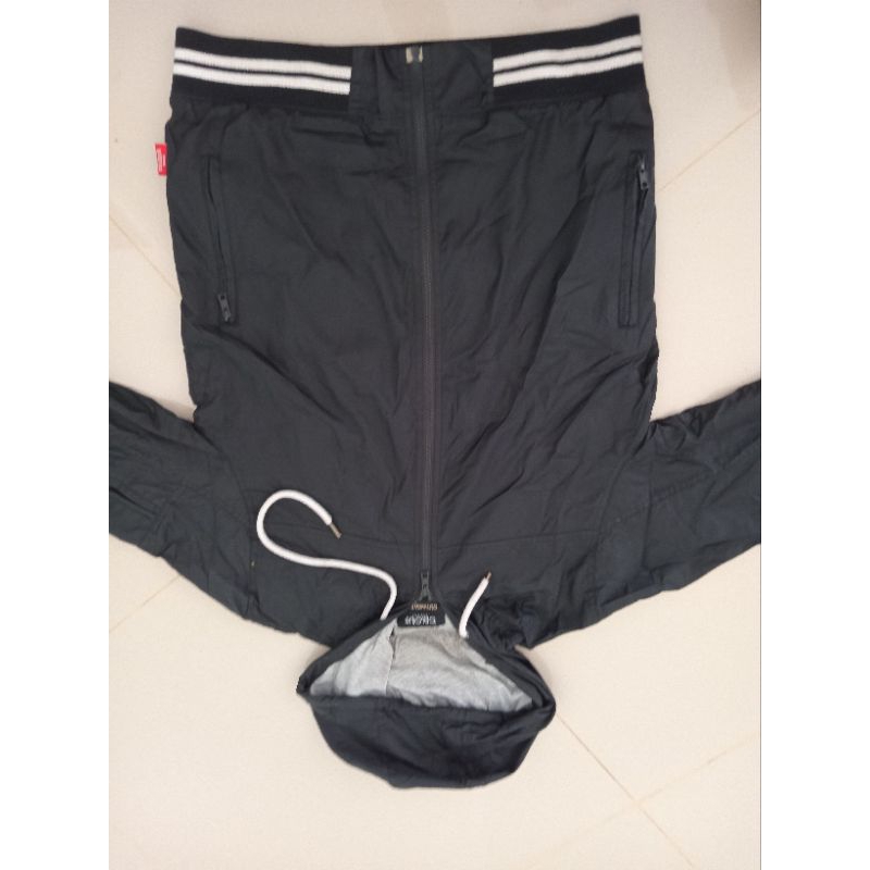 jacket outwear Celcius hitam