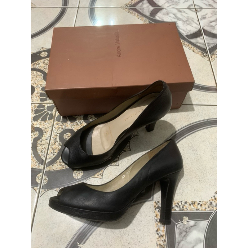 Andre Valentino shoes preloved