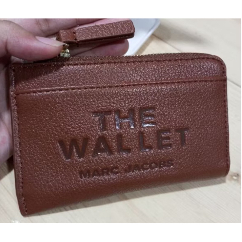 MarcJacobs(MJ) The Wallet Brown