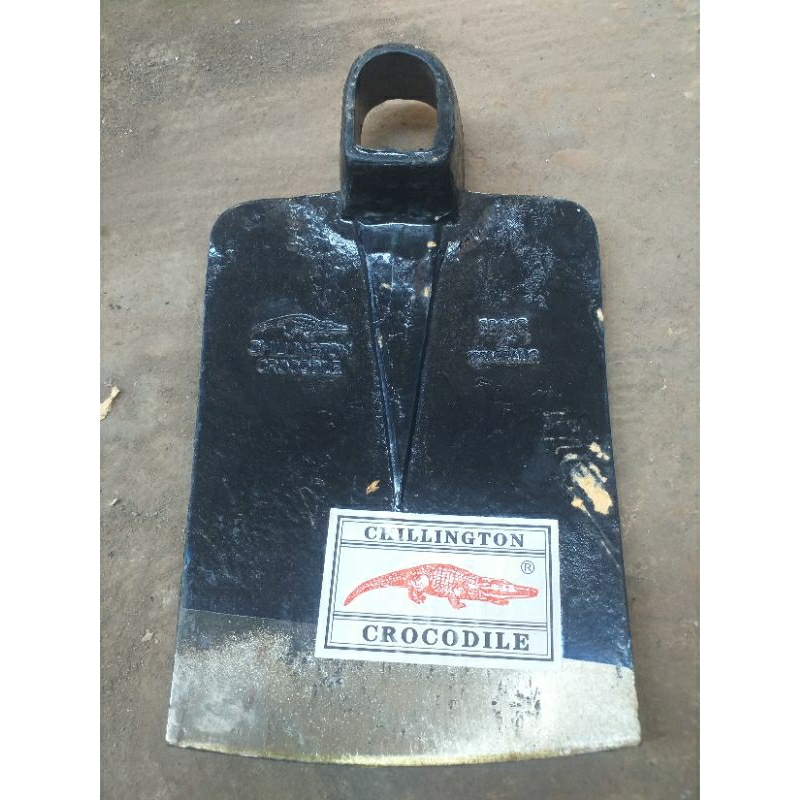 cangkul tanah/ pacul import baja asli anti lengket