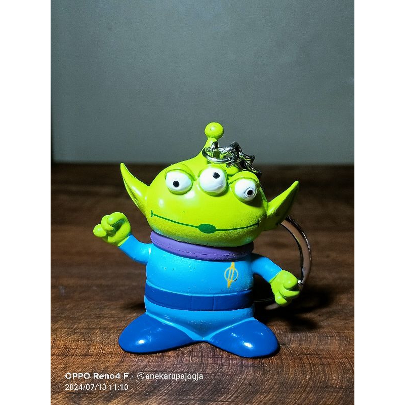 gantungan kunci action figure toy story alien