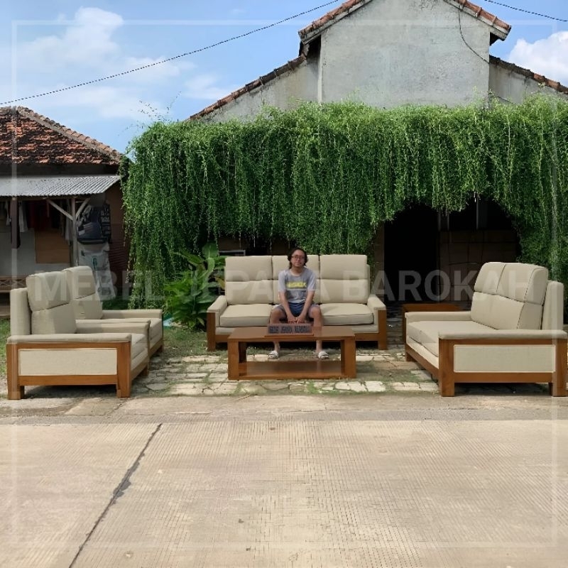 Set Sofa Family/Keluarga Tamu Mewah Kayu Jati Minimalis Set Meja dan Kursi Family Set 3211