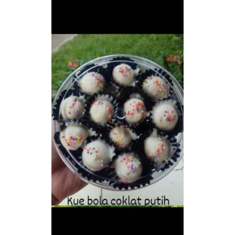 

[HALAL] Bola Coklat Putih Shaquee 500Gram