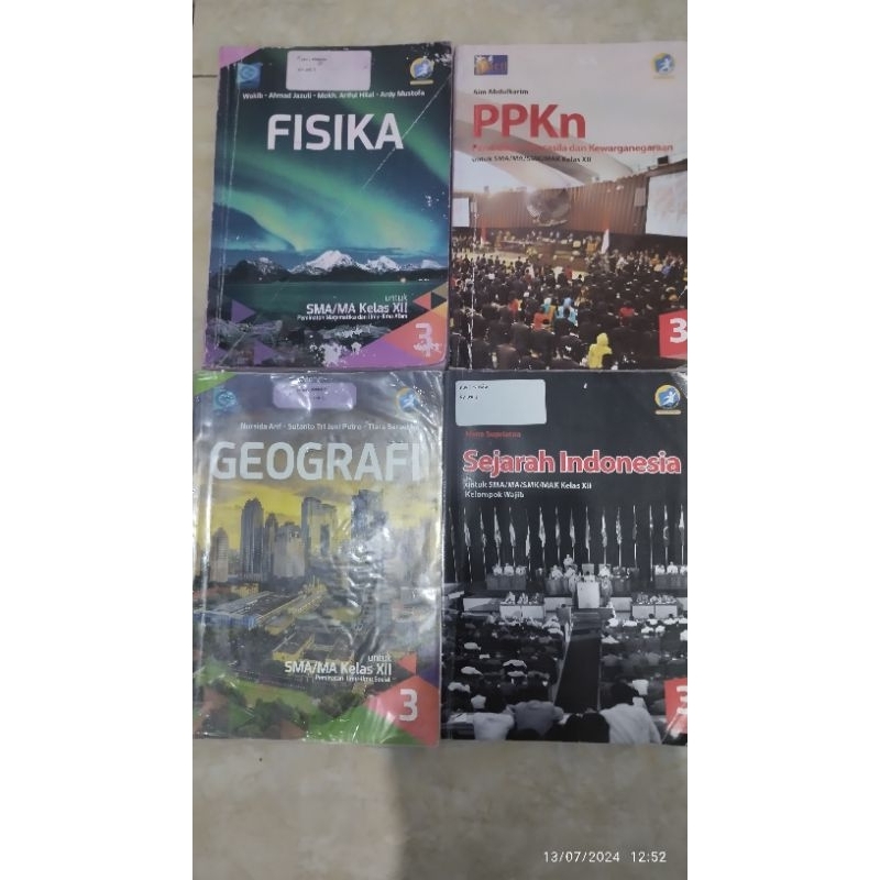 Buku Paket FISIKA , PPKN , GEOGRAFI , SEJARAH INDONESIA SMU kelas 12 Merk Grafindo Me