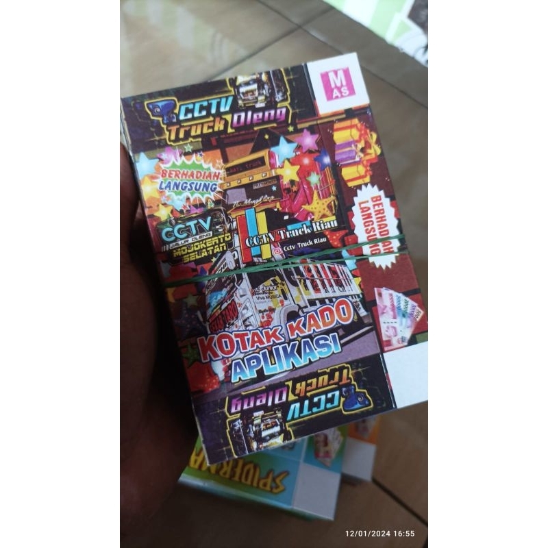 

100 Pcs Kotak Kado kecil ukuran 9x6cm