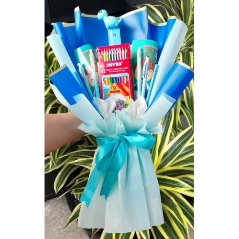 

Buket ATK|Buket Alat Tulis Sekolah|Buket Siswa|Gift Wisuda|Gift Ultah