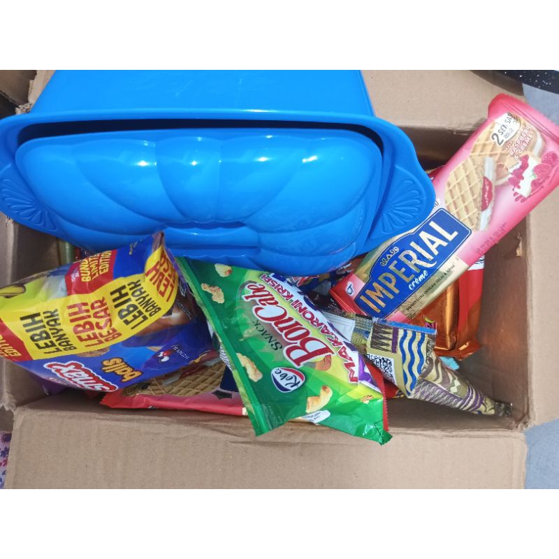 

jajan 1x sekop + box makanan