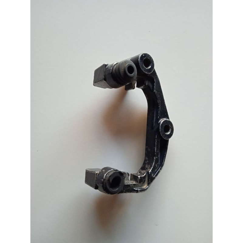 BREKET KALIPER DEPAN VEGA LAMA FIZ FIZR ORIGINAL