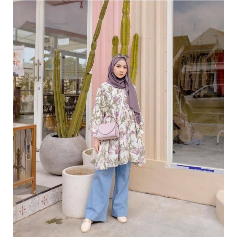 Audre Lilac Flower by Haidee Orlin (preloved)