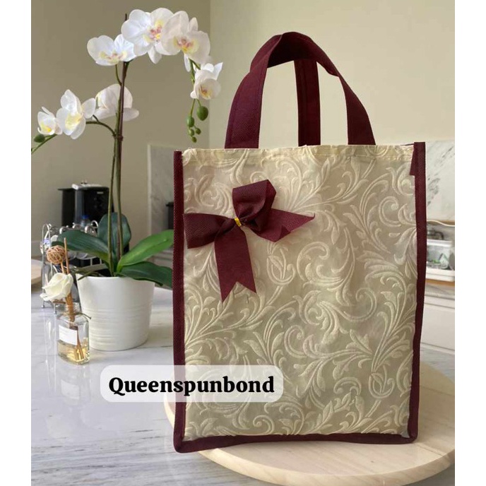 

HJ6 HARGA LUSIN ISI 12 BIJITAS HAJATAN EMBOS KOMBINASI SIZE 22x22x3