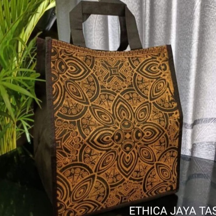 

KF7 1 Lusin12 Pcs Tas Hajatan Spunbond Dus Berkat 22