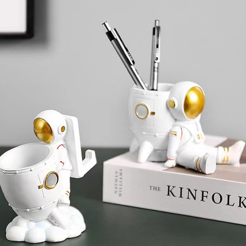 

Pajangan Astronot Tempat Pensil Holder HP / Astronauts Figure Icons