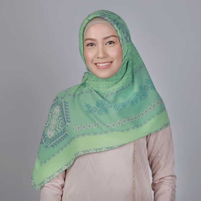 ZOYA LAVATERA SCARF HIJAU HIJAB SEGI EMPAT MOTIF PROMO