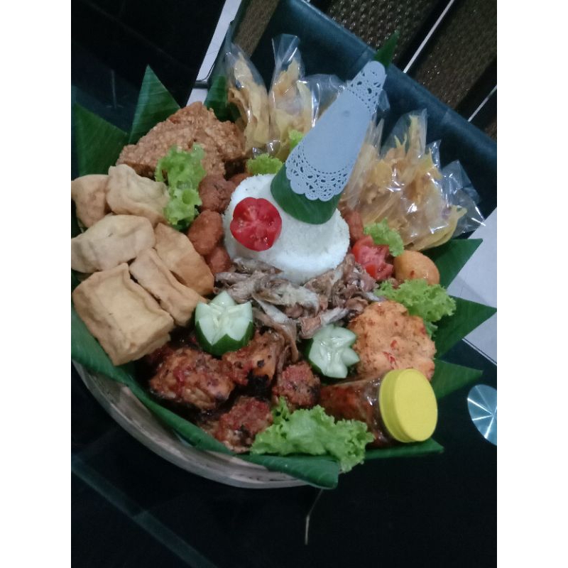 

tumpeng urap ekonomis 10 orang