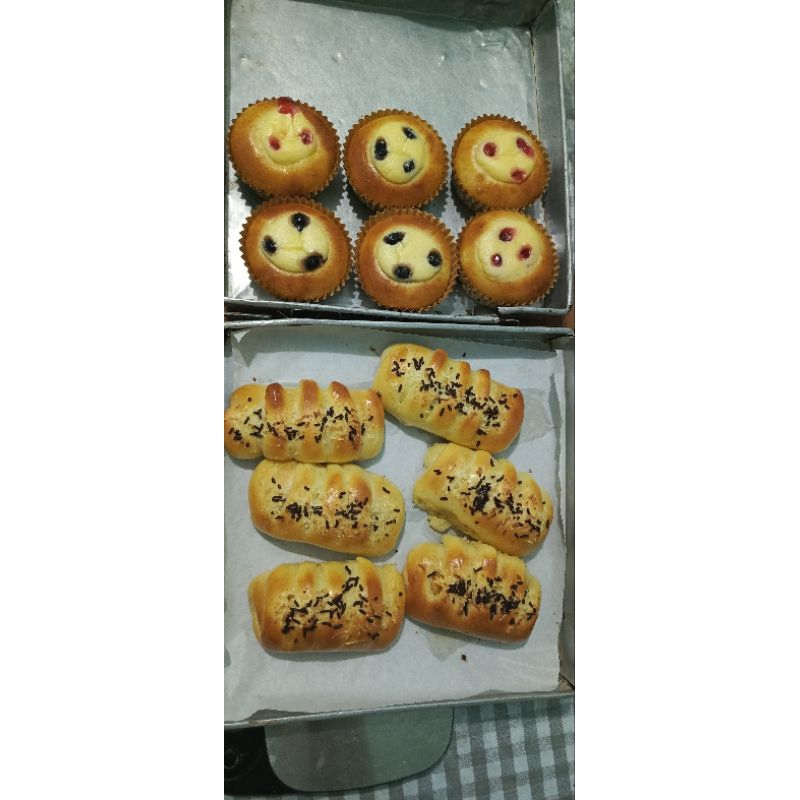 

Roti Manis Isi