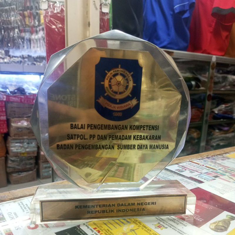 PLAKAT RESIN TEBAL 2CM / PLAKAT RESIN / PLAKAT BERAT / PLAKAT PENGHARGAAN