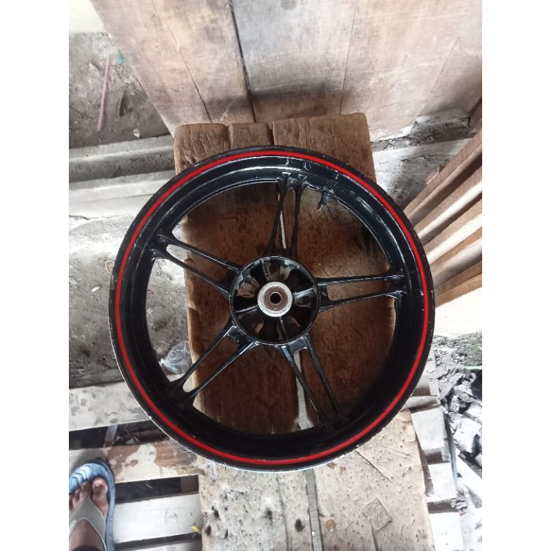 velg belakang Yamaha Vixion New Original cabutan
