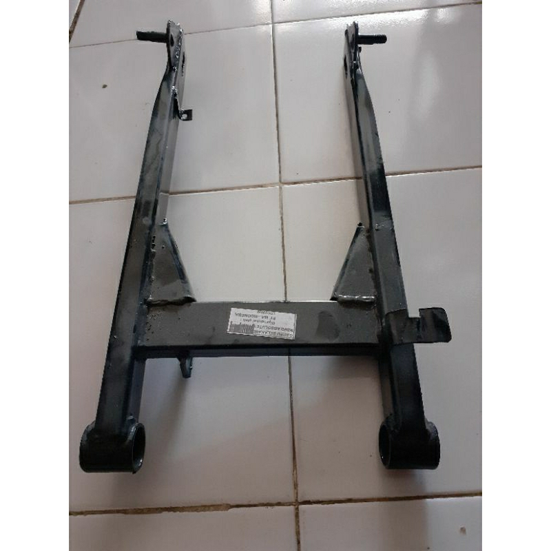 arm/garpu belakang revo absolute/hitam/hoshiko