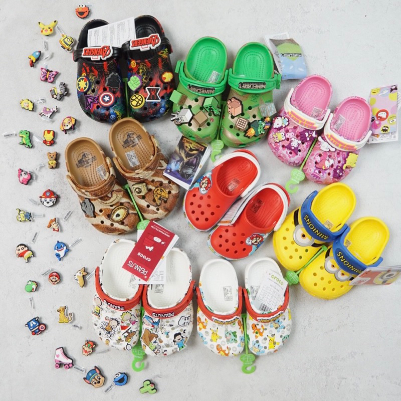 Crocs Character Kids Collabs Classic | Lego HelloKitty Barbie MineCraft Avenger Peanuts Avenger Jura
