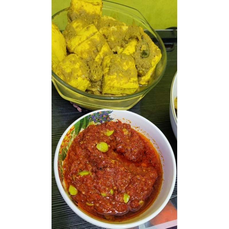 

Ayam Negeri Ungkap bumbu Kuning 1 ekor (No MSG/fresh) plus Sambal Pete