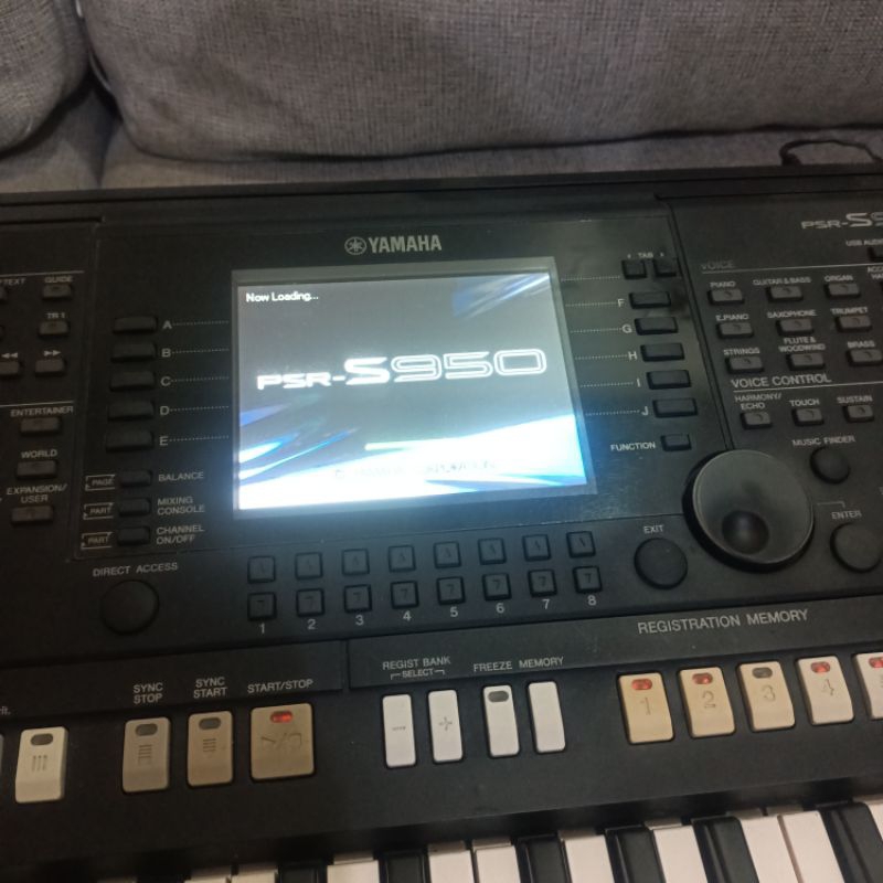 Yamaha PSR - S 950 bekas