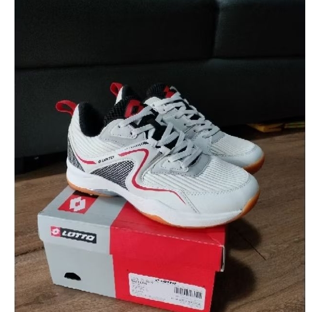 sepatu badminton/tenis  lotto original