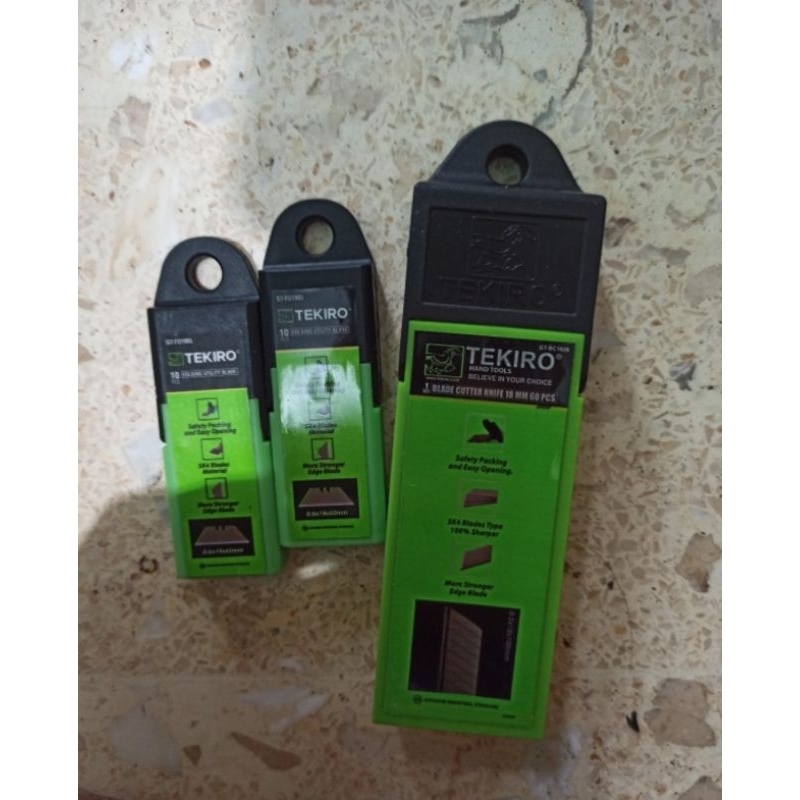 

Tekiro Isi Pisau Cutter Besar 18 mm -1 / Refill Blade Cutter Knife 18 mm