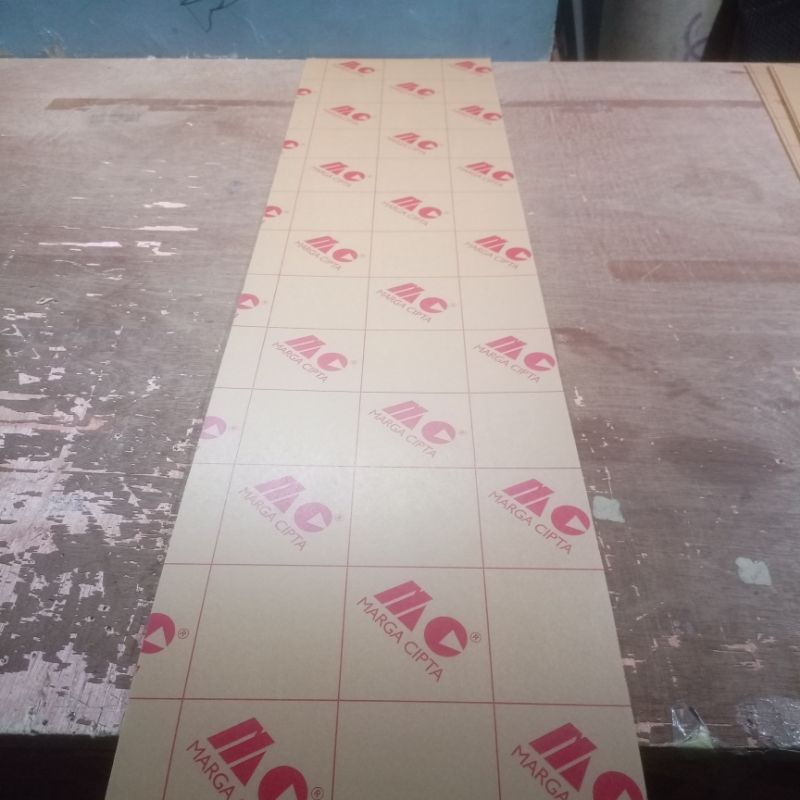 

Acrylic bening tebal 2mm ukuran 25cmx150cm / 150cmx25cm