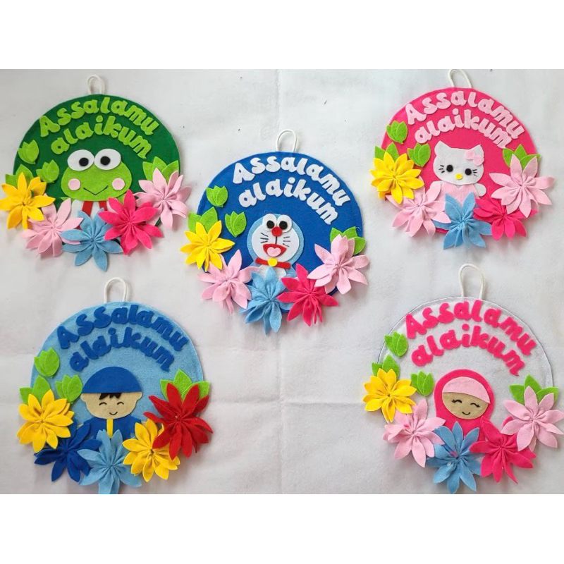 Gantungan pintu hiasan pintu hiasan kelas assalamualaikum karakter bulat boleh custom bahan flanel