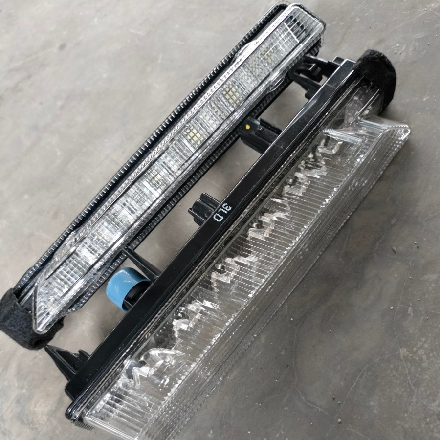 Lampu DRL Bemper Depan Agya GR 2023 Original Toyota