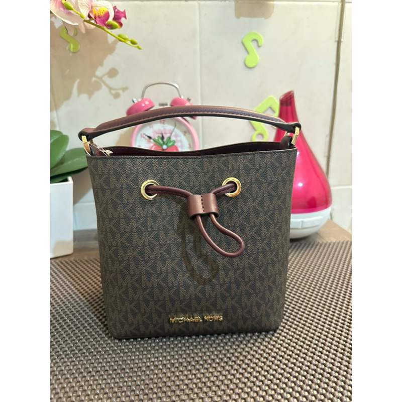 NBU MK SURI BUCKET BAG SMALL