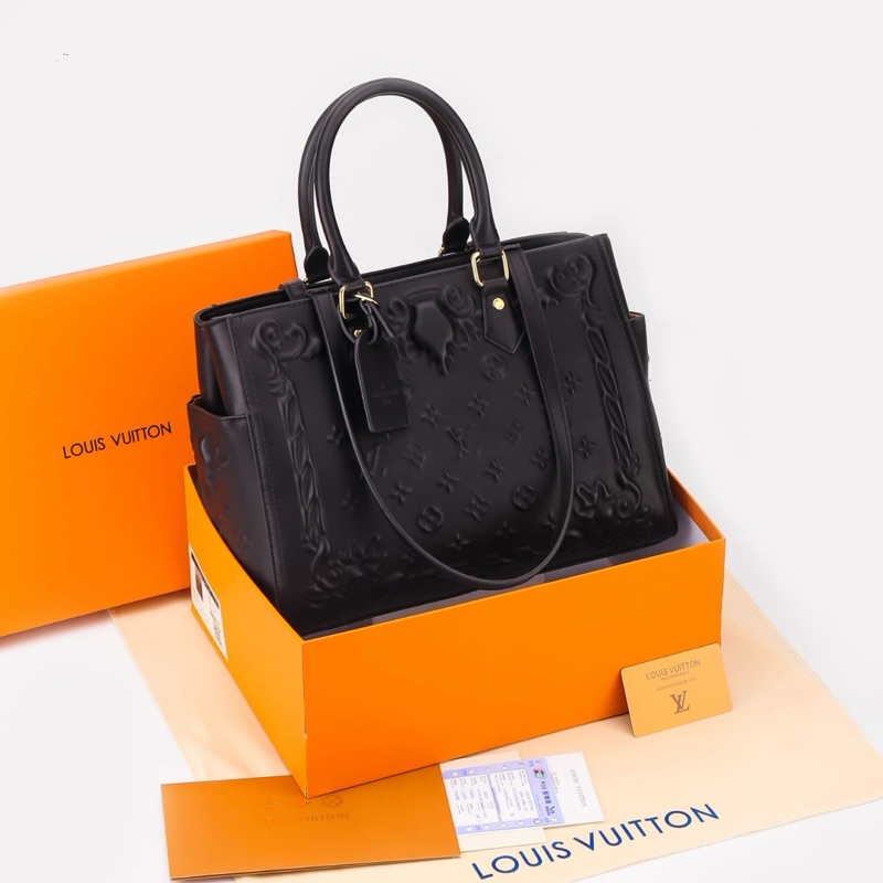 Tas Wanita LV Louis Vuitton Onthego Tote Bag 33cm VBM21841