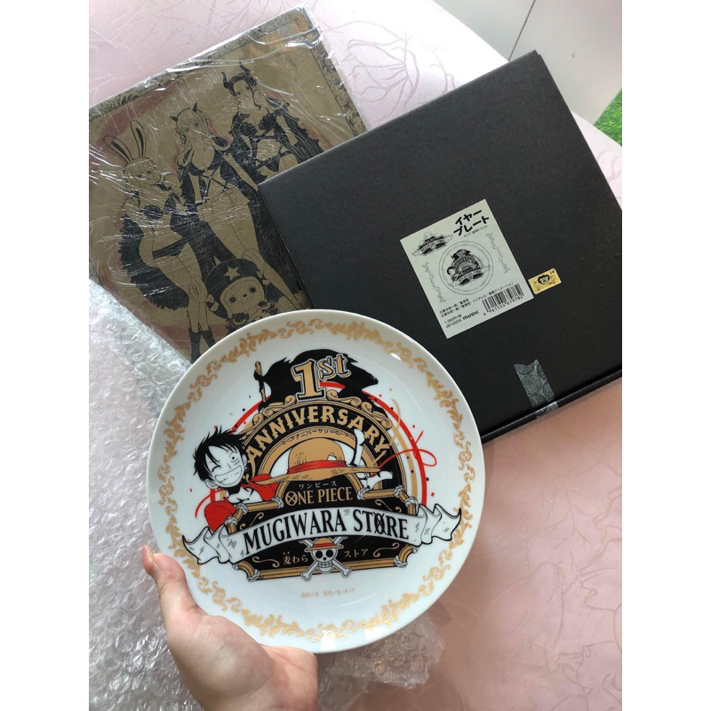 ONE PIECE Mugiwara Store 1st Anniversary Plate & Ichiban Kuji Shikishi Board Nami, Robin, Chopper (B