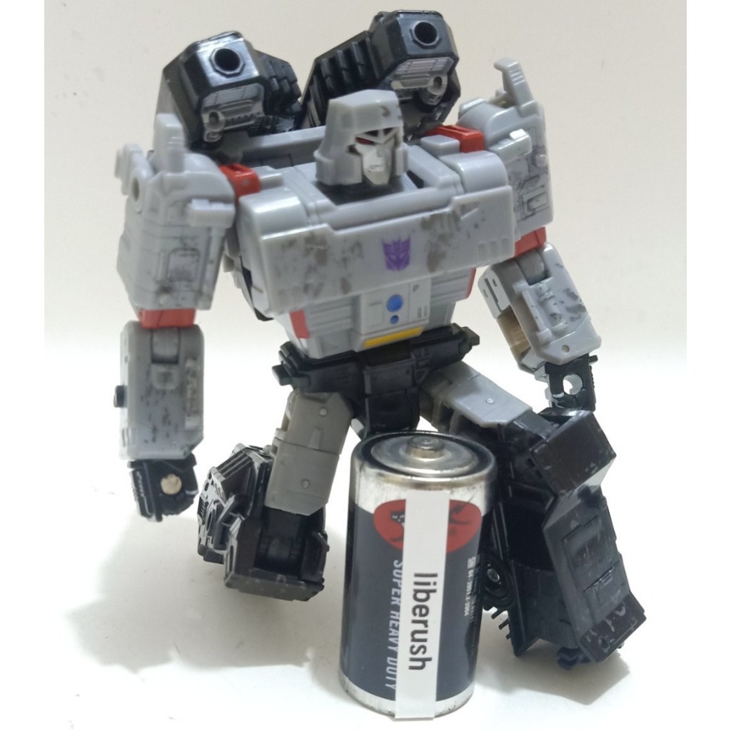 Takara tomy hasbro transformers siege war of cybertron trilogy megatron battle damage action figure 