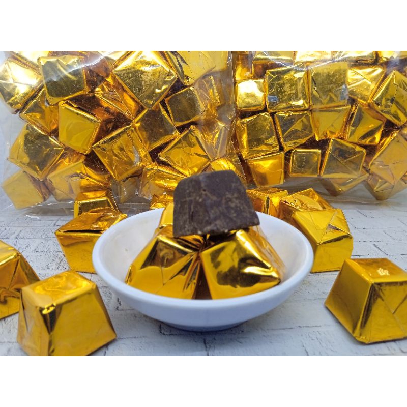 

Coklat Piramid Almond 350g