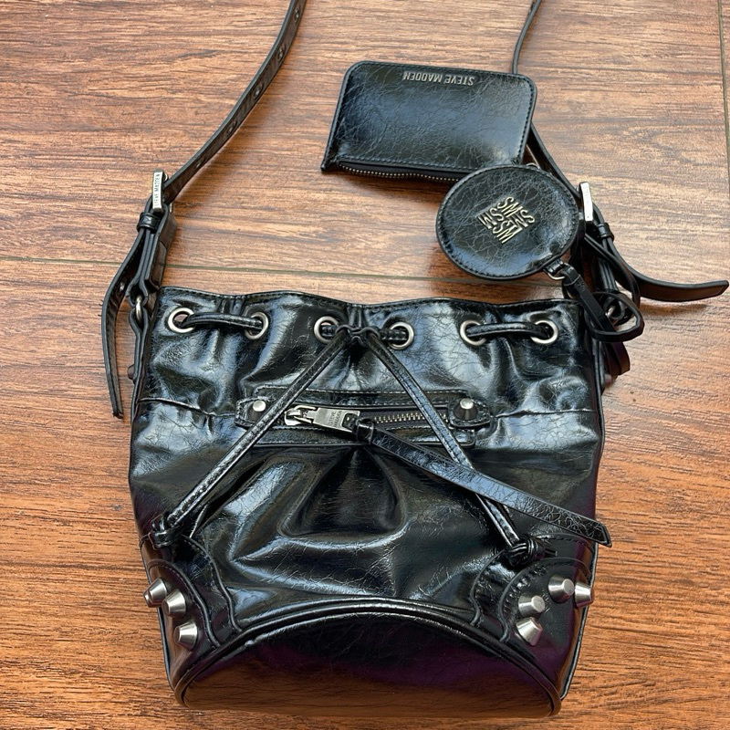 Steve Madden Bvally